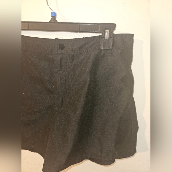South Point Womans Black Shorts Size 10 - Picture 2 of 10